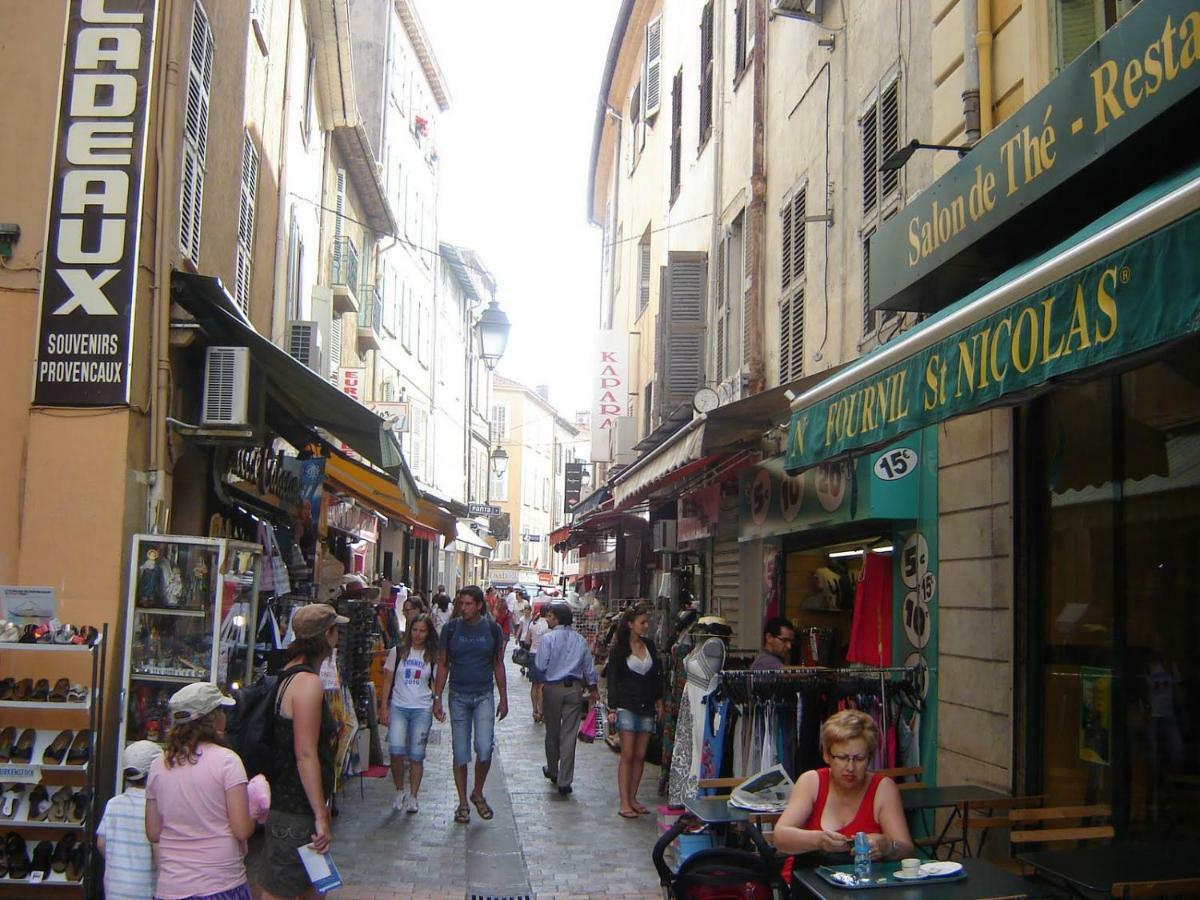 Un Coin De Campagne En Ville Le Cannet Kültér fotó